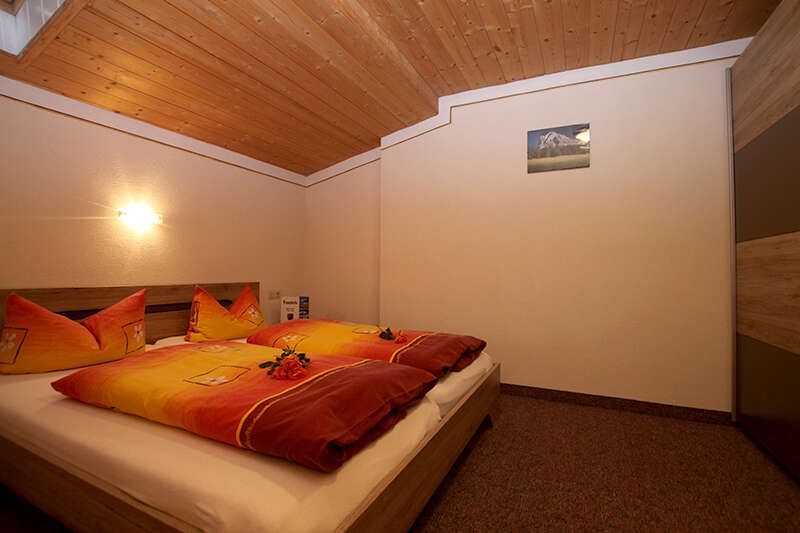 Schlafzimmer im Appartement 3 im Haus Karlspitz im Kaunertal
