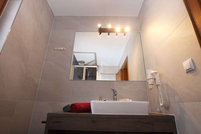 Badezimmer im Appartement 2 im Haus Karlspitz