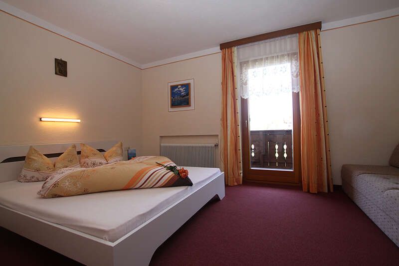 Schlafzimmer im Appartement 1 im Haus Karlspitz im Kaunertal